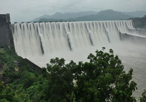 Situation of water in important dams of Gujarat at 9 am today; Kadana lately starts filling up