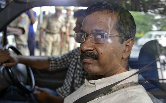 Walk the talk on party funding, Hazare tells Kejriwal