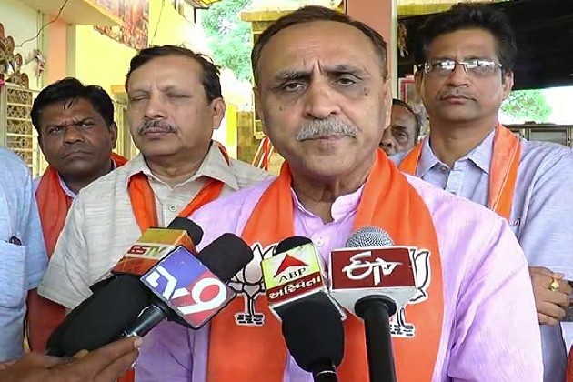 Choppers not apt for sprinkling pesticides to control locusts but drones would be used – CM Rupani