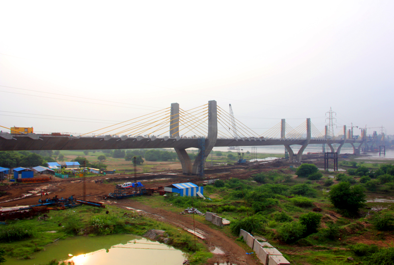 Bharuch-NH8-Bridge-Traffic