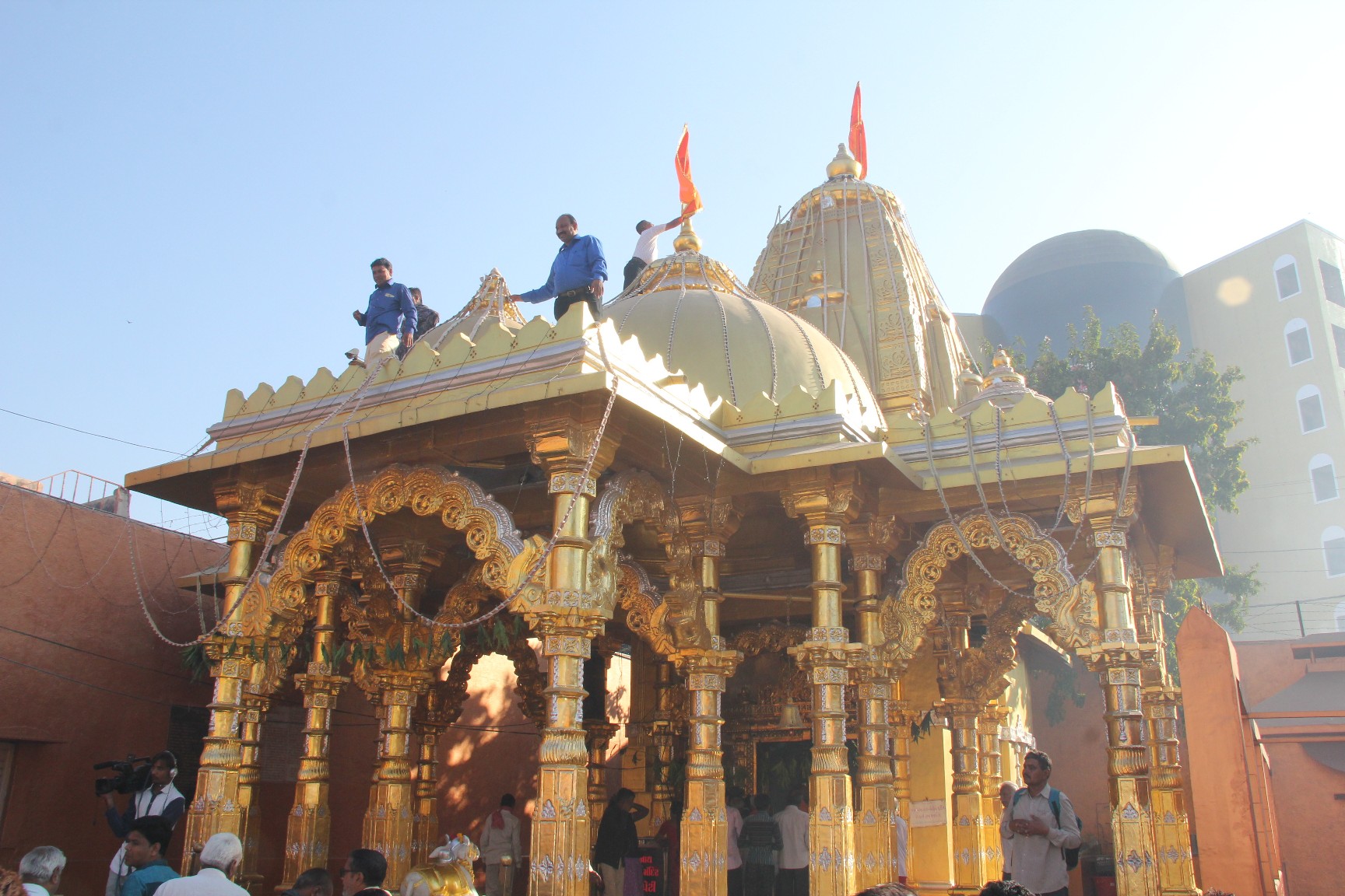 Maha Shivaratri Bhavnath Fair kicks off on Girnar foothill