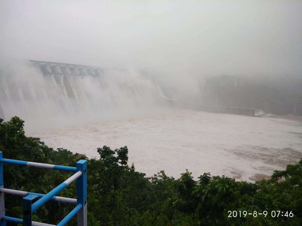 Power generation through reversible turbine thanks to Garudeshwar weir