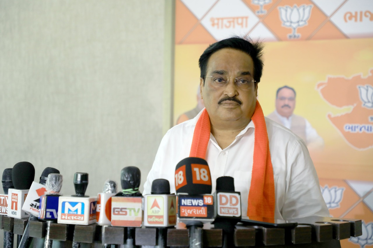 Gujarat BJP holds 3-hours meeting ; decides to meet 92 leaders of Kshatriya organizations