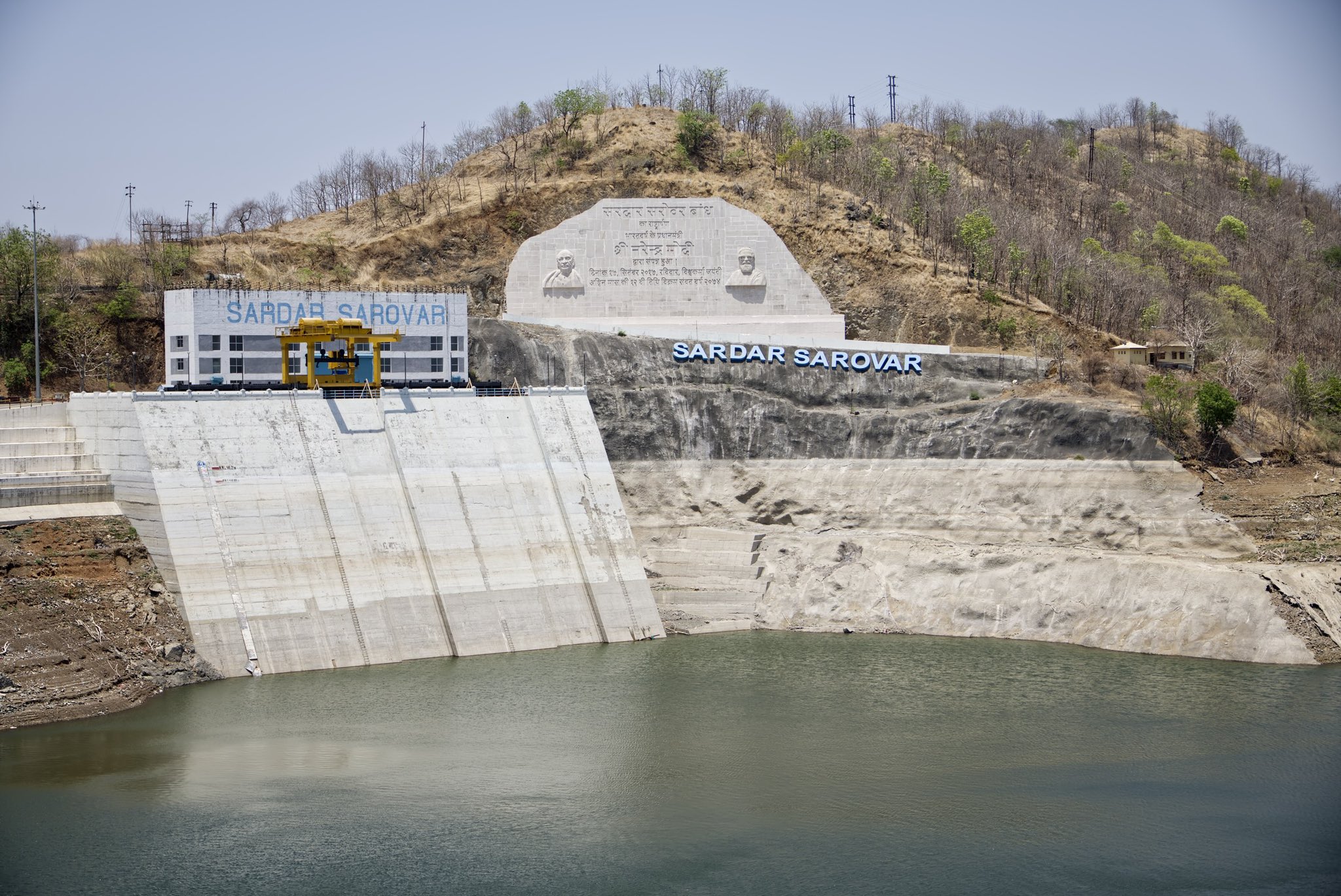 Bhadar II achieves rule level; Sardar Sarovar dam 54% full at 121 m level